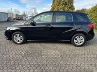 Gebraucht Mercedes B180 122 PS (89 kW) 2012 Schwarz Kleinwagen