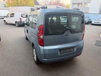Second-hand Opel Combo 105 CP (77 kW) 2012 Albastru Monovolum