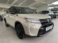 Neu Suzuki Vitara Comfort+ 116 PS (85 kW) 2026 Savannah ivory/cosmic black SUV