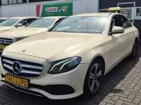 Gebraucht Mercedes E200 150 PS (110 kW) 2019 Hellelfenbein Limousine
