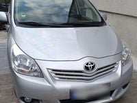 Gebraucht Toyota Verso Edition 132 PS (97 kW) 2011 Silber Van / Kleinbus