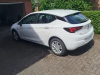 Gebraucht Opel Astra Edition 125 PS (91 kW) 2017 Weiß Limousine