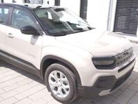 Neu Jeep Avenger Altitude 101 PS (74 kW) 2025 Platinum silver SUV