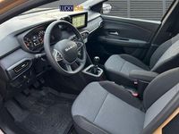 Neu Dacia Sandero Stepway 110 PS (80 kW) 2025 Beige SUV