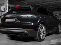 Second-hand Porsche Cayenne Platinum Edition 340 CP (250 kW) 2022 Negru SUV