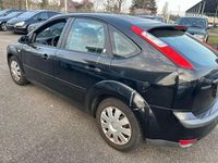 Gebraucht Ford Focus Ghia 116 PS (85 kW) 2005 Schwarz Limousine