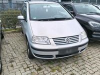 Second-hand VW Sharan 115 CP (84 kW) 2003 Argintiu Monovolum