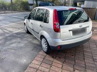 Gebraucht Ford Fiesta 69 PS (50 kW) 2006 Silber Kleinwagen