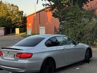Gebraucht BMW 330 245 PS (180 kW) 2011 Silber Coupé