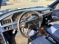 Gebraucht Mercedes 190 90 PS (66 kW) 1984 Blau Limousine