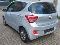Gebraucht Hyundai i10 67 PS (49 kW) 2014 Silber Kleinwagen