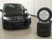 Gebraucht VW Touran Comfortline 150 PS (110 kW) 2025 Schwarz Van / Kleinbus
