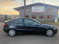 Gebraucht Mercedes C200 122 PS (89 kW) 2003 Schwarz Limousine