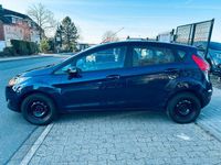 Gebraucht Ford Fiesta Ambiente 69 PS (50 kW) 2011 Blau Kleinwagen