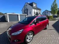 Używany Ford S-MAX Titanium 241 KM (177 kW) 2017 Czerwony Minivan