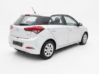 Gebraucht Hyundai i20 Classic 84 PS (61 kW) 2016 Silber Limousine