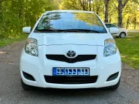 Gebraucht Toyota Yaris 69 PS (50 kW) 2011 Weiß Kleinwagen