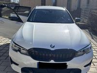 Gebraucht BMW 330 Sport Line 258 PS (189 kW) 2019 Weiß Kombi