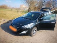 Gebraucht Hyundai i30 101 PS (74 kW) 2015 Schwarz Kombi
