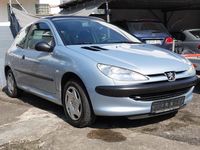 Gebraucht Peugeot 206 69 PS (50 kW) 2001 Silber Kleinwagen