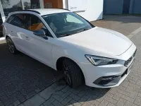 Używany Seat Leon FR 150 KM (110 kW) 2021 Biały Sedan/Limuzyna