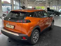 Gebraucht Peugeot e-2008 Active 100 kW (136 PS) 2022 SUV