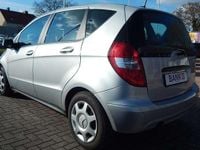 Gebraucht Mercedes A180 116 PS (85 kW) 2011 Polarsilber  metalliclack Kleinwagen