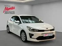 Używany Kia Rio Vision 101 KM (74 kW) 2021 Biały Sedan/Limuzyna
