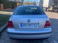 Second-hand VW Bora Edition 105 CP (77 kW) 2000 Argintiu Berlinǎ