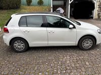 Gebraucht VW Golf VI Team 105 PS (77 kW) 2010 Weiß Kleinwagen