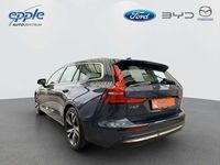 Gebraucht Volvo V60 Plus 197 PS (144 kW) 2023 Denim blaumetallic Kombi