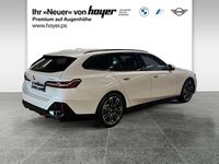 Gebraucht BMW 520 M Sport 197 PS (144 kW) 2025 Mineralweiß Kombi