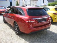 Gebraucht Mercedes C180 156 PS (114 kW) 2018 Rot Kombi