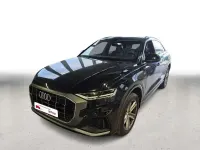 Gebraucht Audi Q8 Ambiente 381 PS (280 kW) 2023 Schwarz SUV