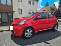 Gebraucht Toyota Aygo 68 PS (50 kW) 2008 Rot Kleinwagen