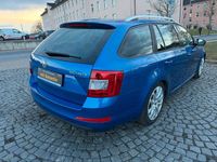 Gebraucht Skoda Octavia Elegance 105 PS (77 kW) 2014 Blau Kleinwagen