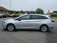 Używany Opel Astra Elegance 122 KM (89 kW) 2022 Srebrny Hatchback