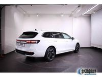 Gebraucht VW Passat Elegance 150 PS (110 kW) 2024 Weiß Kombi