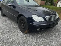 Gebraucht Mercedes C180 129 PS (94 kW) 2002 Blau Limousine