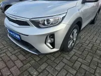 Gebraucht Kia Stonic Vision 101 PS (74 kW) 2023 Silky silver (metallic) SUV