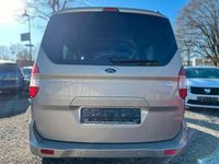 Gebraucht Ford Tourneo Courier Titanium 101 PS (74 kW) 2015 Silber Van / Kleinbus