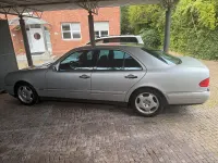Gebraucht Mercedes E200 Avantgarde 136 PS (100 kW) 1998 Silber Limousine