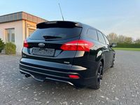 Gebraucht Ford Focus Trend 125 PS (91 kW) 2015 Schwarz Limousine