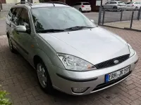 Begagnad Ford Focus 101 HK (74 kW) 2003 Silver Sedan