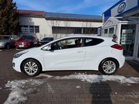 Gebraucht Kia Ceed 135 PS (99 kW) 2015 Weiß Kleinwagen