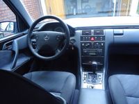 Gebraucht Mercedes E270 Avantgarde 231 PS (169 kW) 2000 Blau Limousine