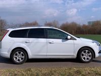 Gebraucht Ford Focus 107 PS (78 kW) 2009 Weiß Kombi