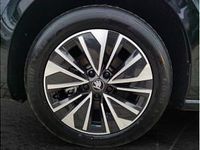 Neu Skoda Superb Selection 150 PS (110 kW) 2026 Schwarz (ebony black metallic) Kombi