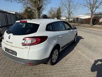 Gebraucht Renault Mégane III Authentique 116 PS (85 kW) 2016 Weiß Limousine