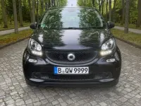 Używany Smart ForFour Basis 71 KM (52 kW) 2019 Czarny Hatchback